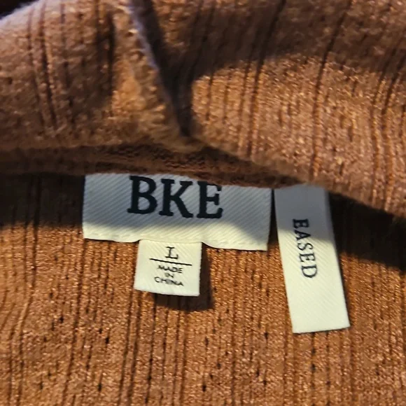 BKE Textured Brown Knit Top - Picture 2 of 5